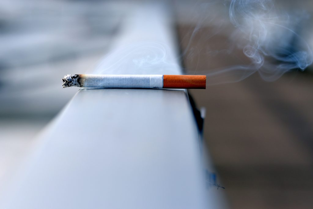 how Smoking is bad for your dental health
